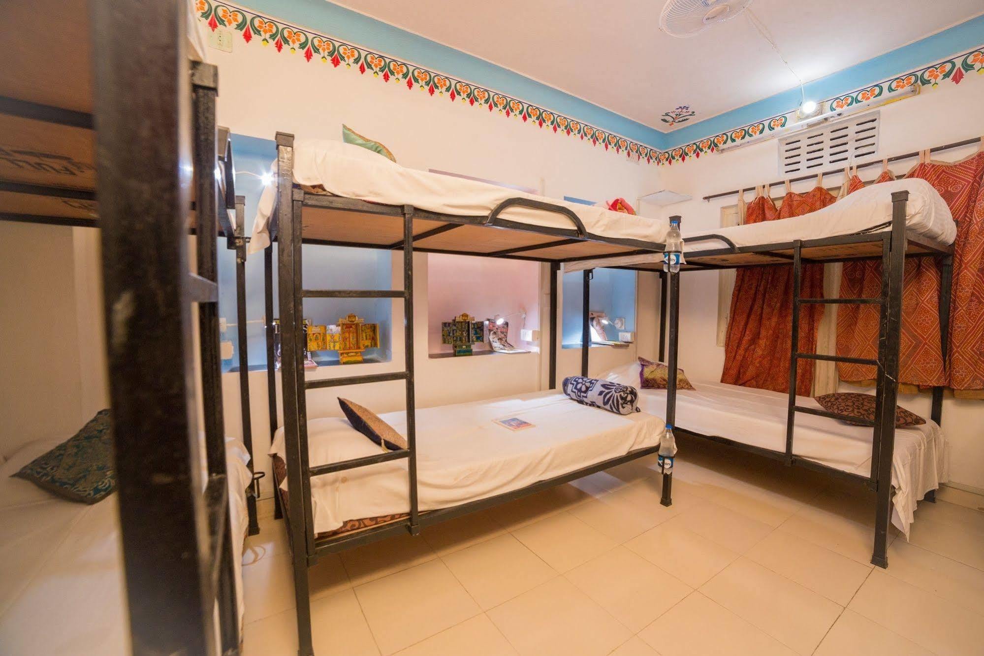 אודייפור Hotel Hanuman Ghat On Lake Pichola מראה חיצוני תמונה